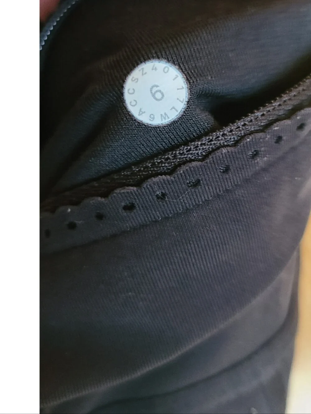 lululemon Smooth Stride Crop Black High Rise Running Leggings Luxtreme Size 6